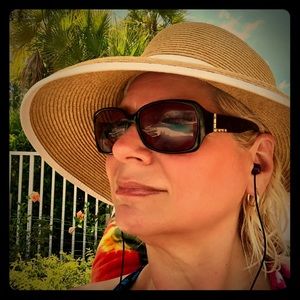 Meet your Posher, Cheri